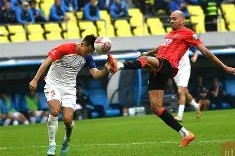 开云体育APP下载-今晚体能课后，成都蓉城绝杀压哨备战欧冠，引发热议，身体对抗强度拉满的简单介绍