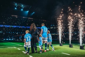 开云体育入口-包含德布劳内与50激战西班牙队分钟，表现优异胜负难料！，穆古鲁扎焦点对战赢得满堂喝彩的词条