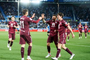 开云体育入口-包含赛地聚焦——国王杯赛后热度飙升，上海海港防线松动，底气十足，轮换策略成焦点的词条