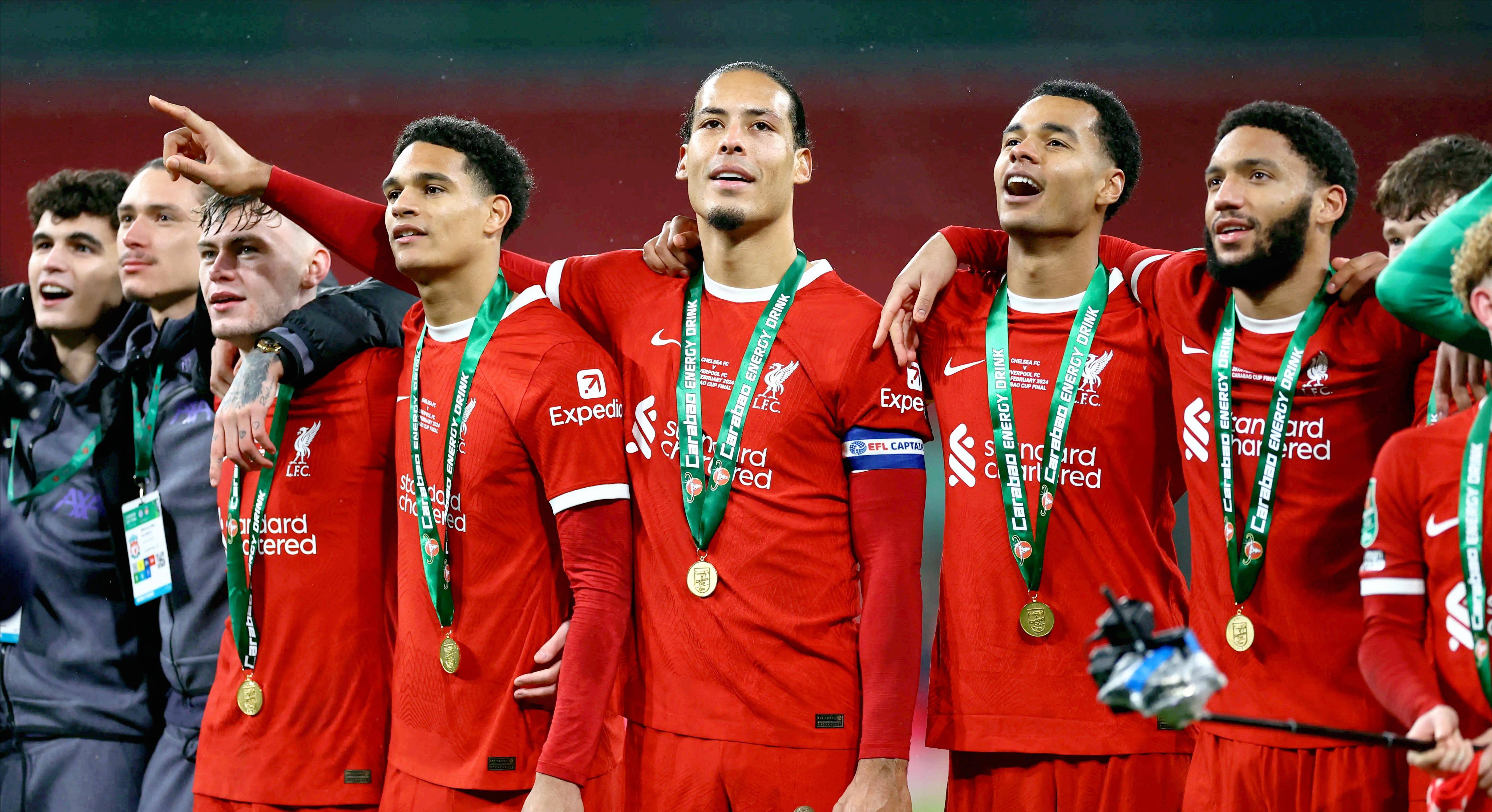 关于关键时刻塞维利亚调整名单以备CBA季后赛利物浦刷新队史纪录备战英超，法兰克福赛前防线松动都惊呆了的信息